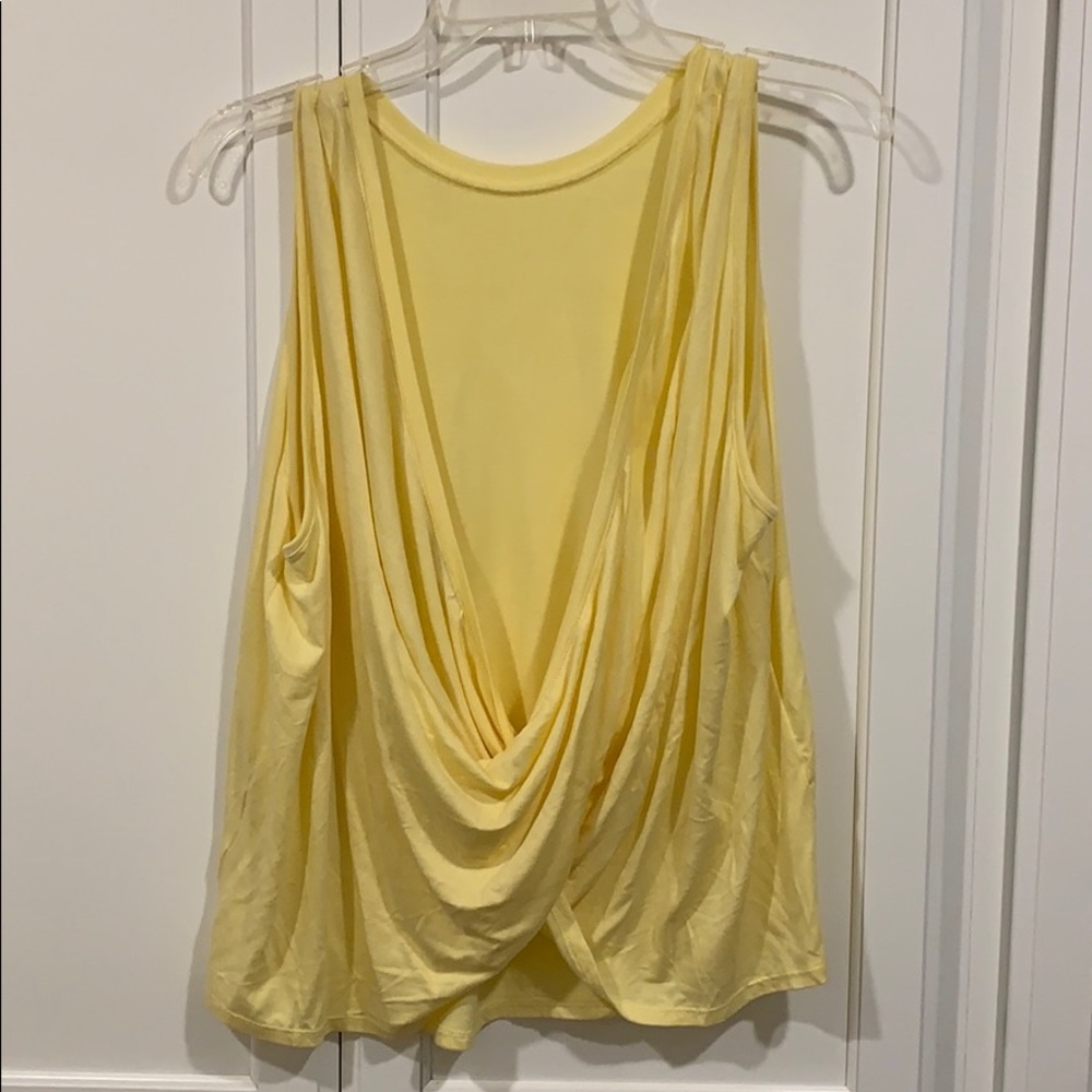 Twist back tank in yellow
